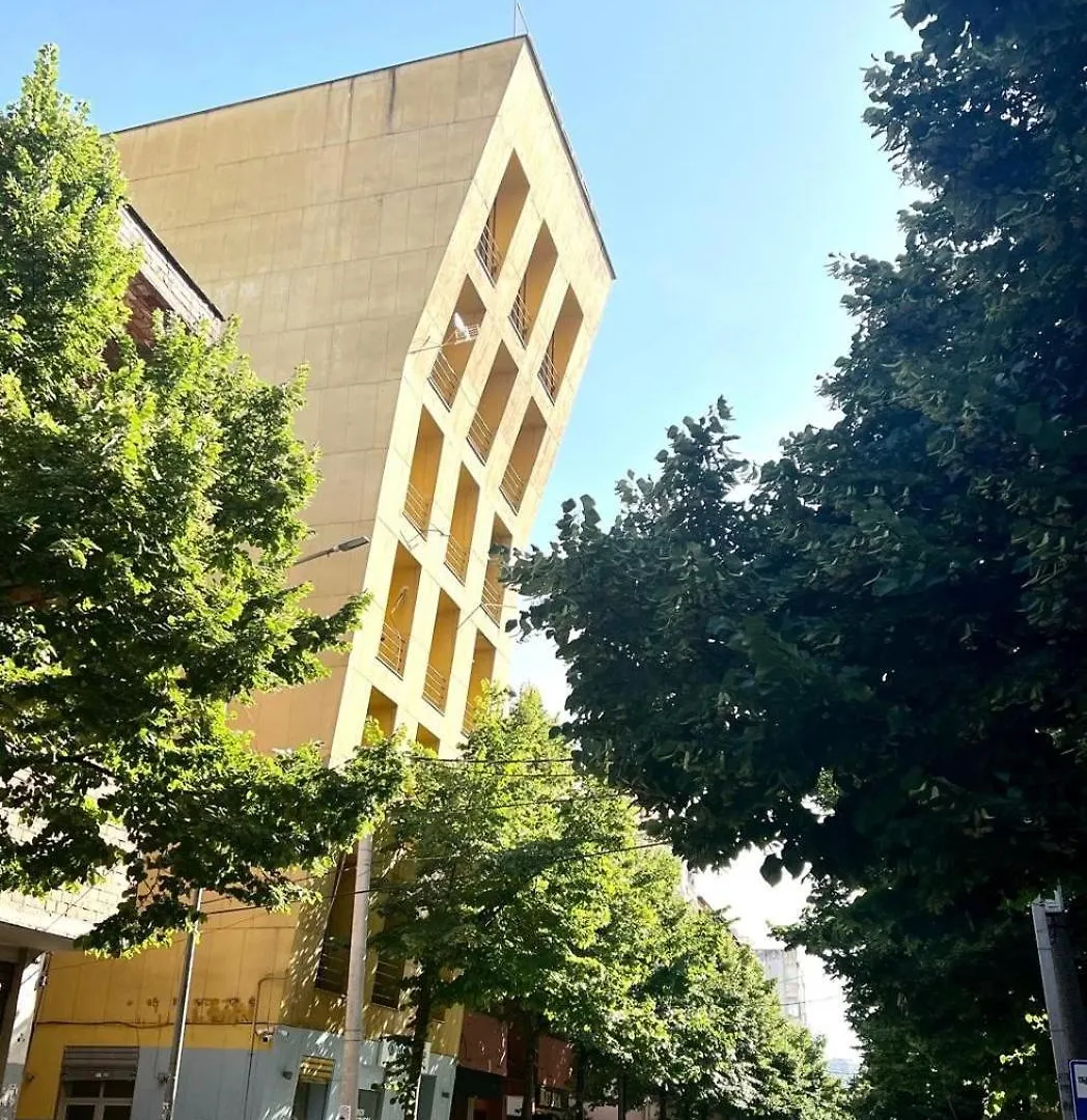 Studio Elda Yellow Palace, Apartment In Tirana Center